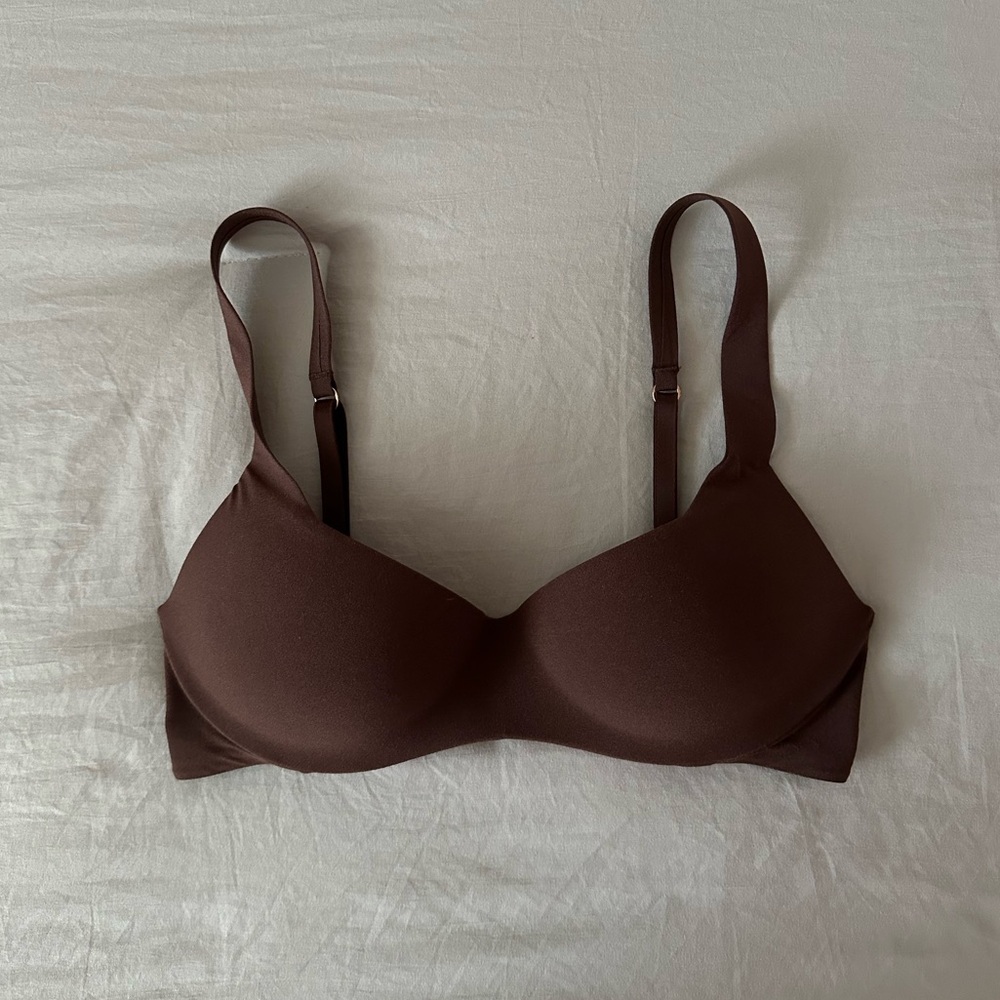 Victoria’s Secret pink bra